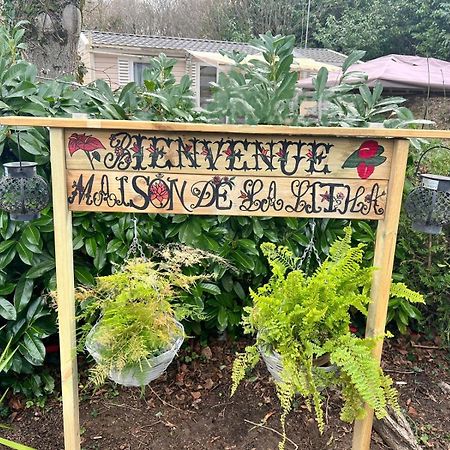 Camping Marvilla Parks -Parc Des Roches 91530 Saint-Cheron Ngoại thất bức ảnh